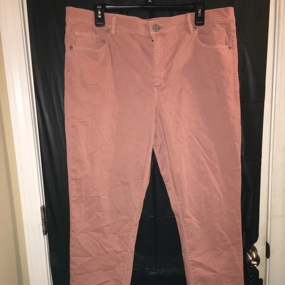 Super cute mauve  skinny jeans